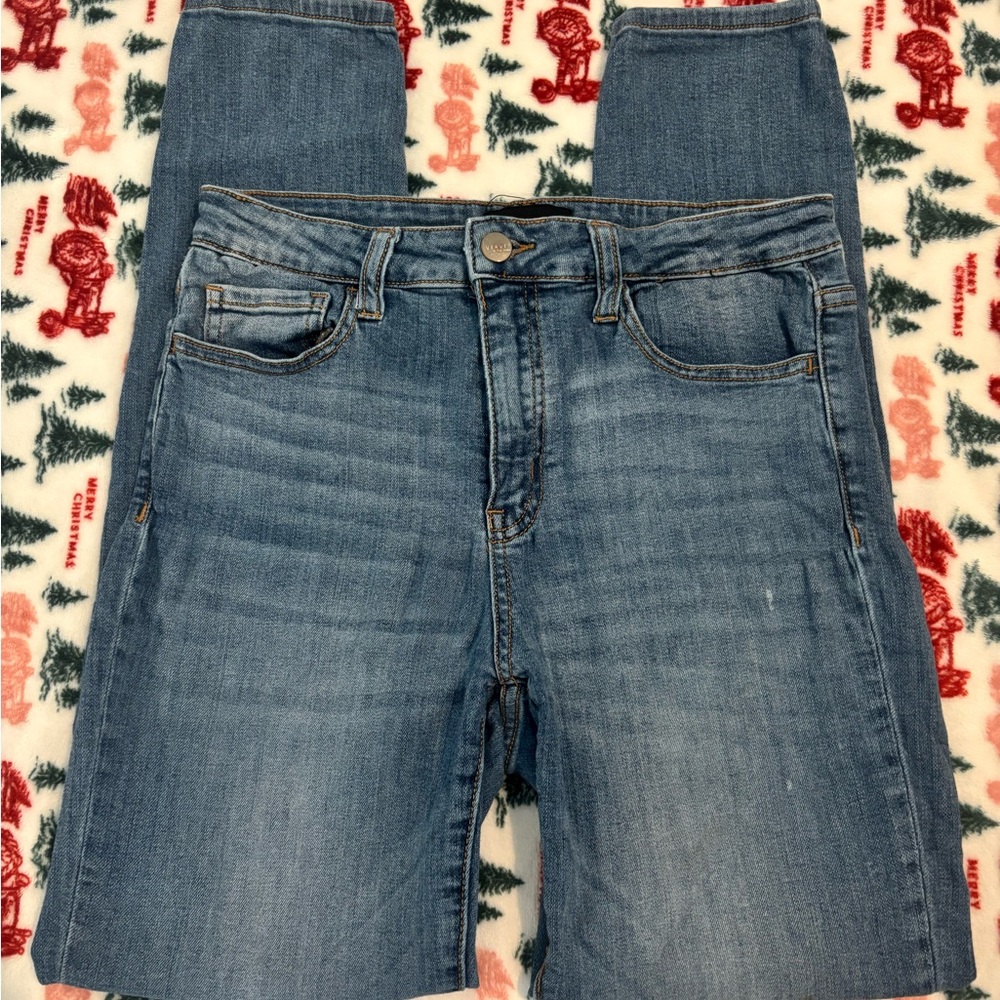 Classic Blue Straight Leg Jeans with Subtle Fading